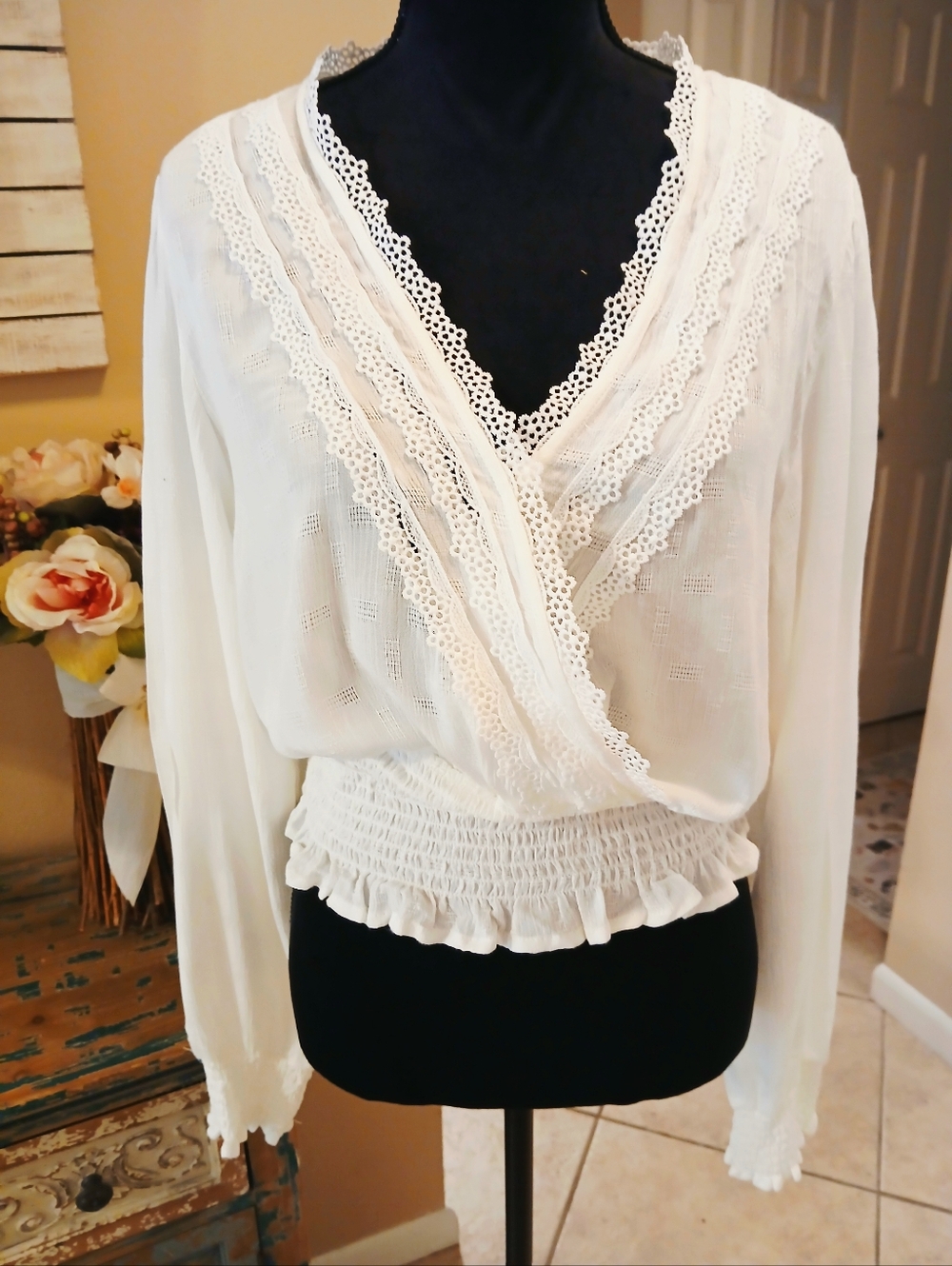NWT Gauzy White Smocked Top XL